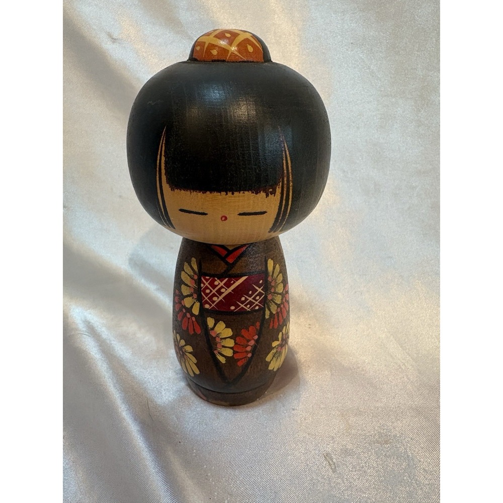 Japanese Kokeshi Wood Geisha Girl Figurine 5" Decorative Wooden Doll Hand Paint